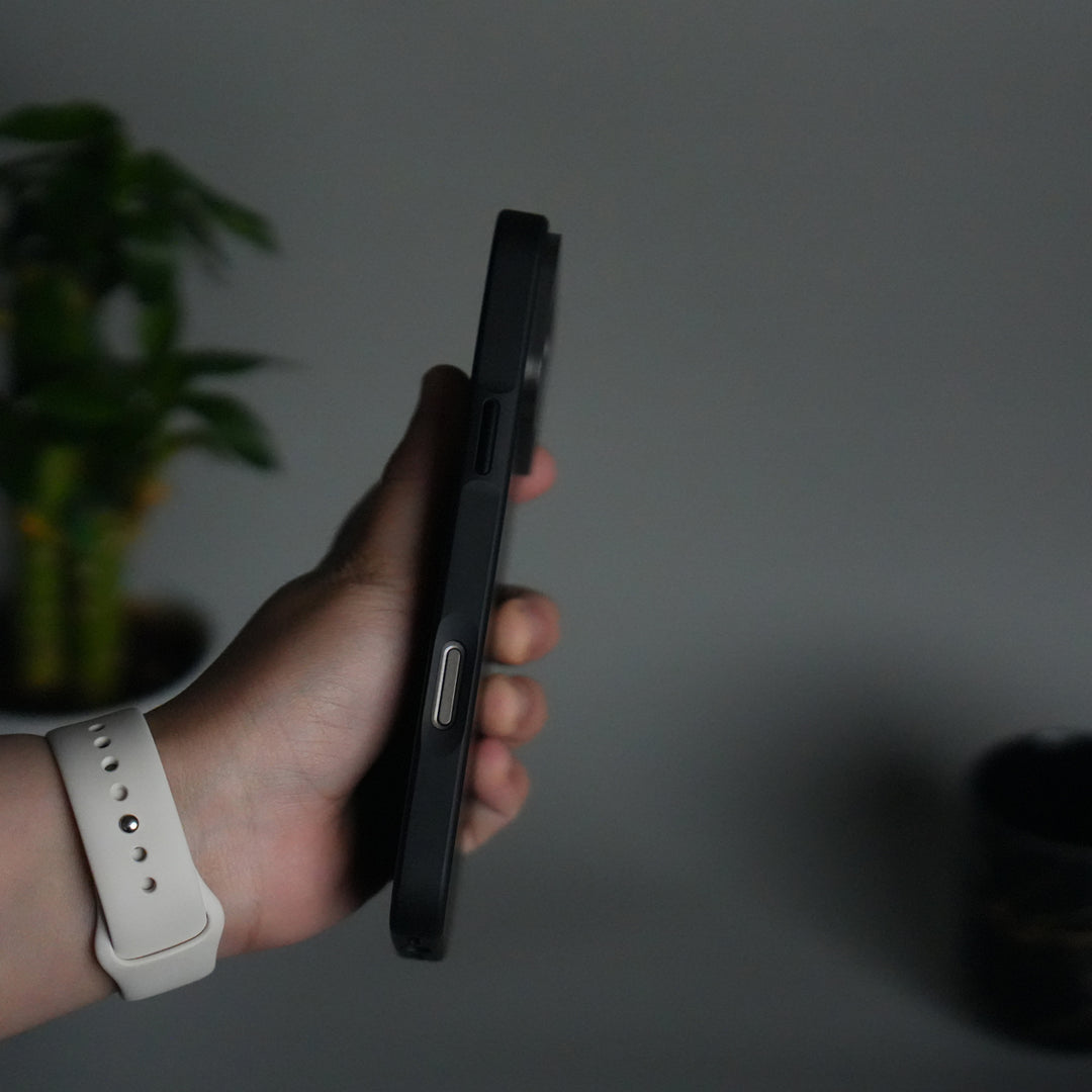 iPhone 17 Pro Metal Camera Ring Carbon Fiber Design MagSafe Cover