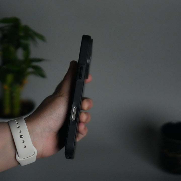 iPhone 17 Pro Metal Camera Ring Carbon Fiber Design MagSafe Cover