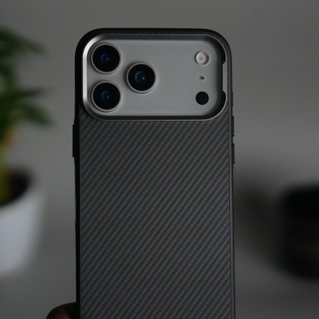 iPhone 17 Pro Metal Camera Ring Carbon Fiber Design MagSafe Cover