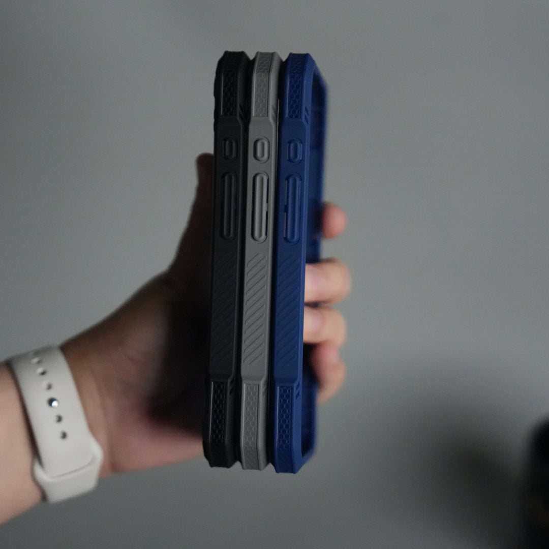 iPhone 17 – Rugged Armor MagSafe Case with Metal Kickstand