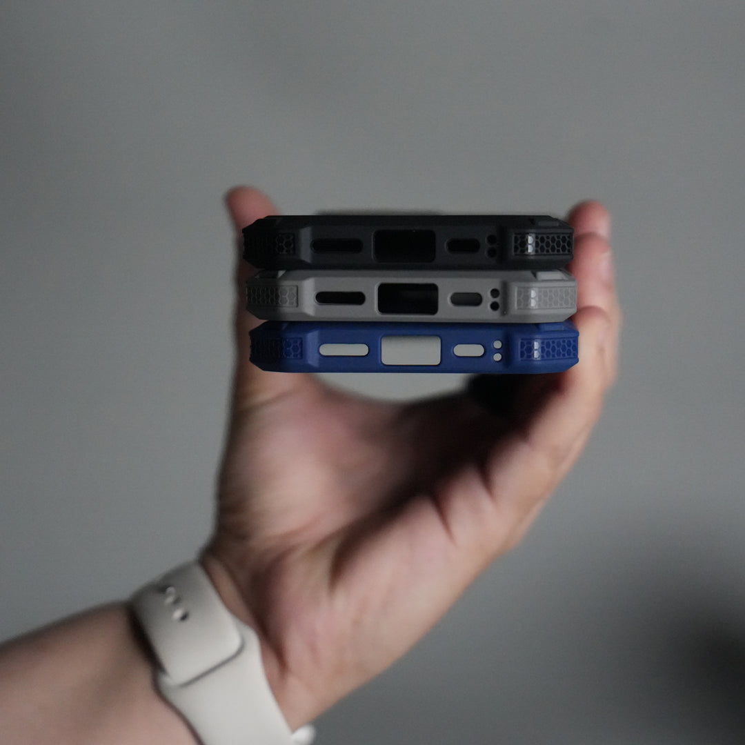 iPhone 17 – Rugged Armor MagSafe Case with Metal Kickstand