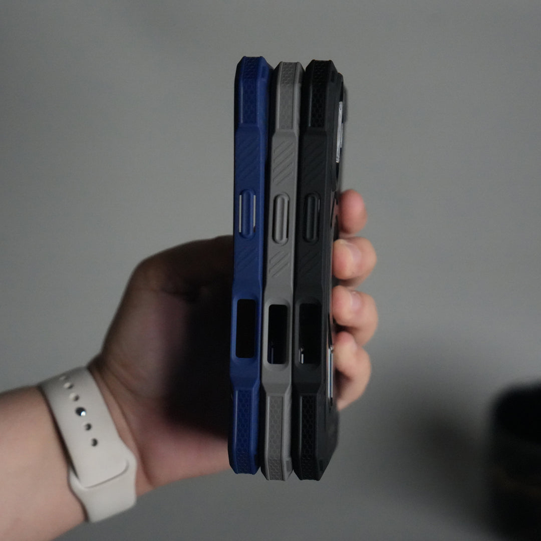 iPhone 17 – Rugged Armor MagSafe Case with Metal Kickstand