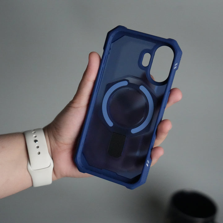 iPhone 17 – Rugged Armor MagSafe Case with Metal Kickstand