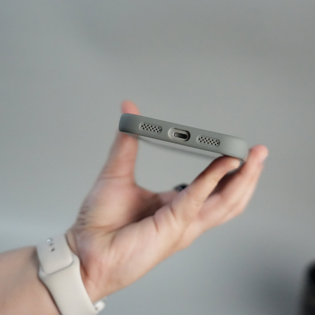 iPhone 17 Series Carbon Fiber Design MagSafe Cover