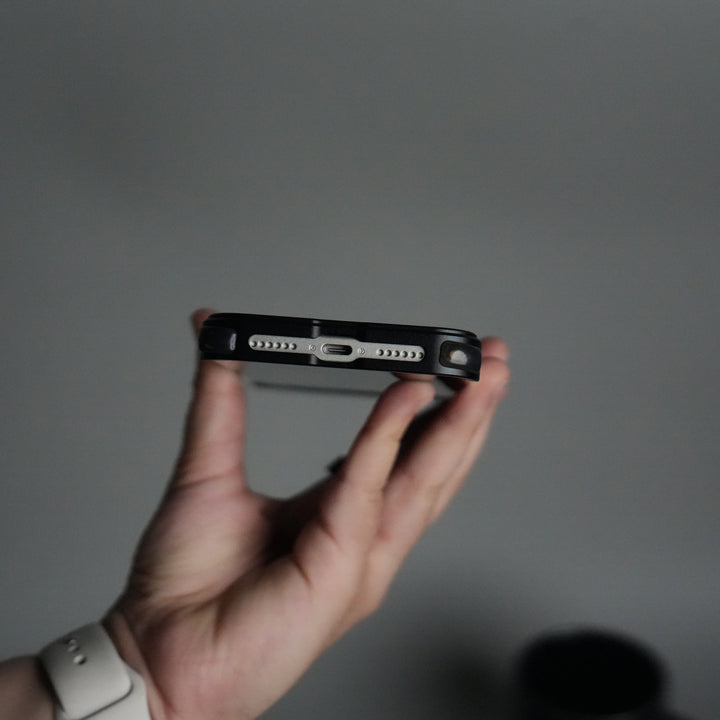 iPhone 17 Series Kevlar Fiber Texture Frameless Metal Kickstand Case