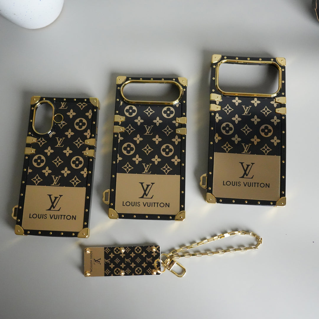 iPhone 17 Series Luxury Branded Trunk Case Cover With Chain