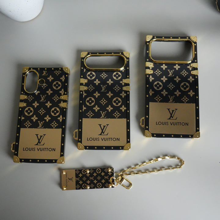 iPhone 17 Series Luxury Branded Trunk Case Cover With Chain