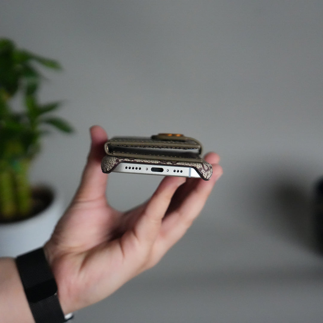 iPhone 17 Series Luxury GG Wallet Case Cover