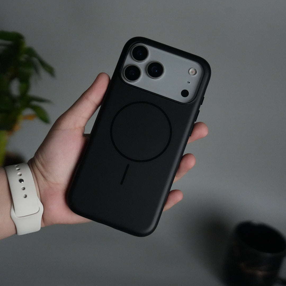 iPhone 17 Series Matte Black MagSafe Case | Magnetic Protective Cover